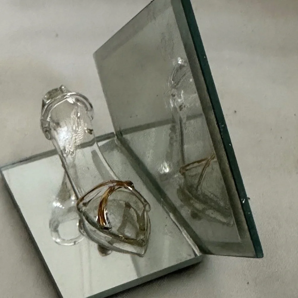 Cornerstone Creations Glass Slipper Figurine Clear Excellent Mirrored Base Vntge